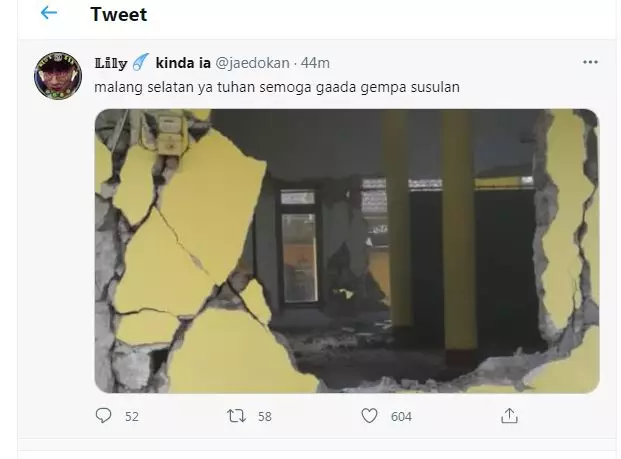 12 Potret terkini pasca gempa Malang magnitudo 6,7 berbagai sumber 12 Potret terkini pasca gempa Malang magnitudo 6,7 berbagai sumber