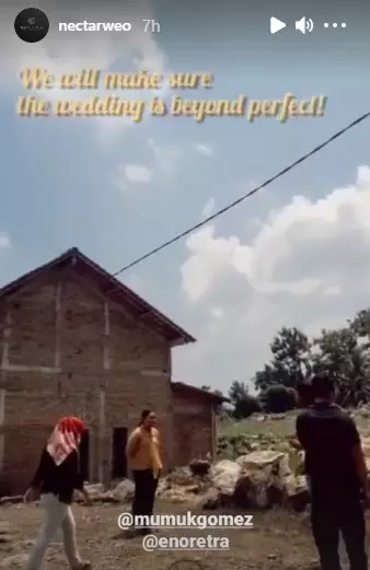 Momen Mumuk Gomez dilamar kekasih dari berbagai sumber Momen Mumuk Gomez dilamar kekasih dari berbagai sumber