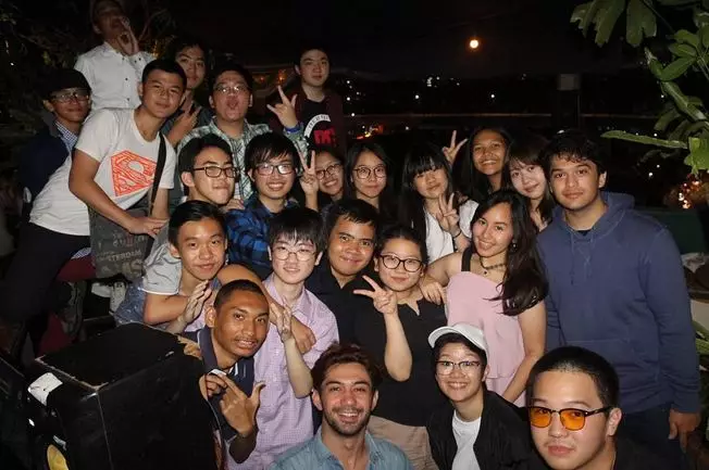 Potret kompak Reza Rahadian dan adiknya Berbagai sumber