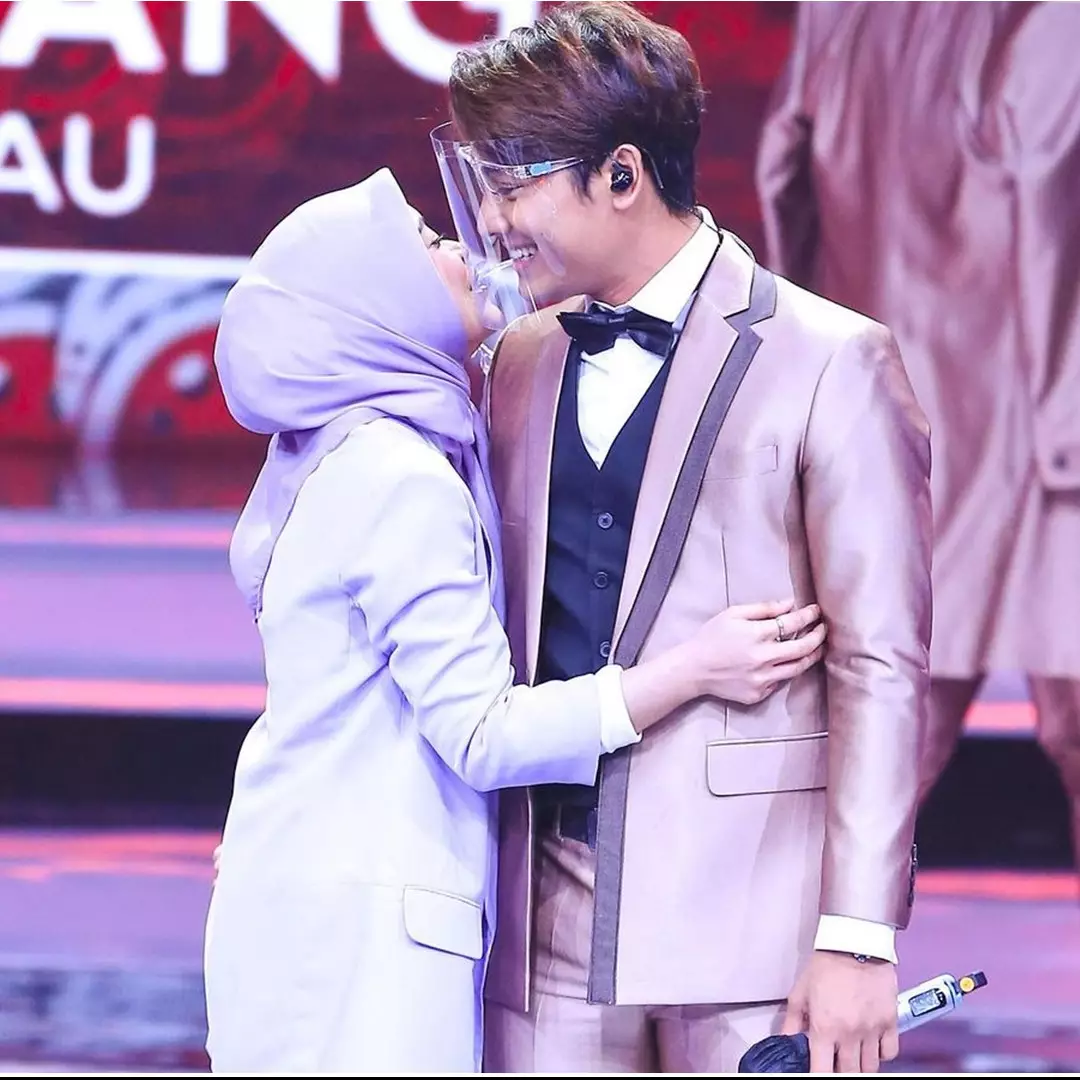 Hibur Lesty Kejora sedang sakit, ini 6 momen Rizky Billar beri kejutan