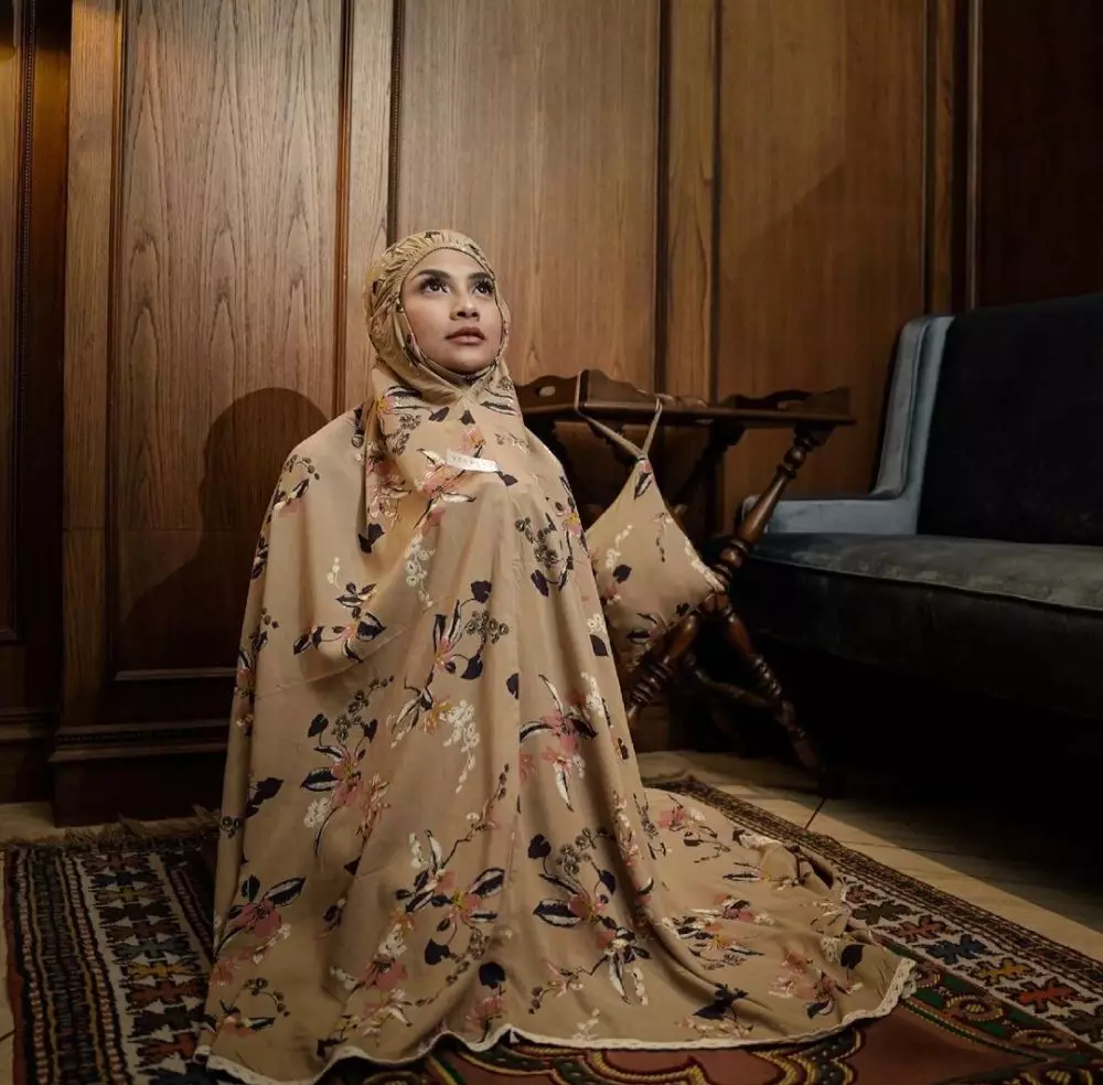 seleb yang menjual mukena di ramadan 2021 © 2021 brilio.net