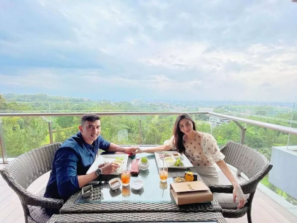 Seleb jalani Ramadhan 2021 sebagai pasangan suami istri  © Instagram