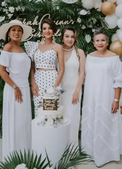 Momen perayaan ultah ke-41 Farah Quinn © instagram/@farahquinnofficial