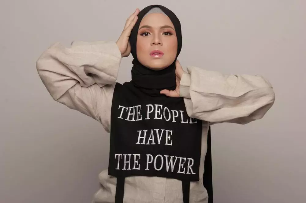 Potret Nycta Gina bermakeup tebal © 2021 brilio.net