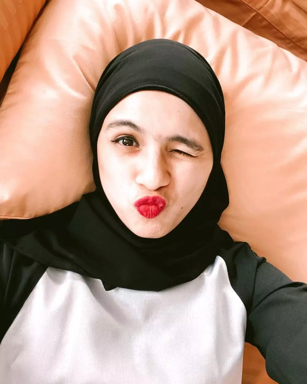 Potret Nycta Gina bermakeup tebal © 2021 brilio.net