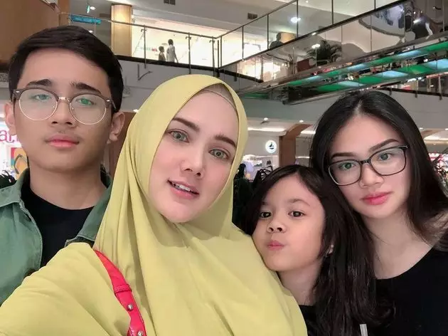 potret tampan Rafly anak Mulan Jameela Instagram potret tampan Rafly anak Mulan Jameela Instagram