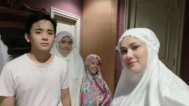 potret tampan Rafly anak Mulan Jameela Instagram potret tampan Rafly anak Mulan Jameela Instagram