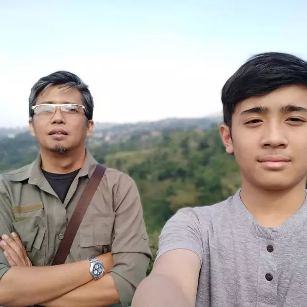 potret tampan Rafly anak Mulan Jameela Instagram potret tampan Rafly anak Mulan Jameela Instagram