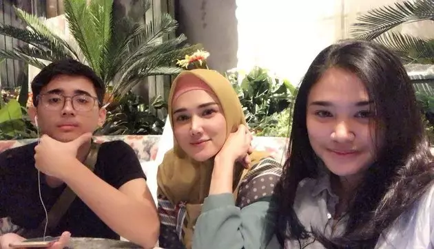 potret tampan Rafly anak Mulan Jameela Instagram potret tampan Rafly anak Mulan Jameela Instagram