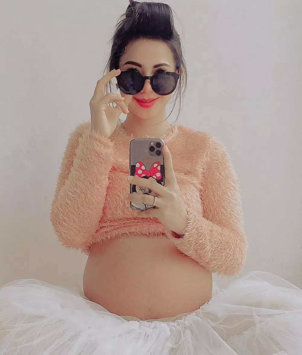 Pesona istri Anji Instagram