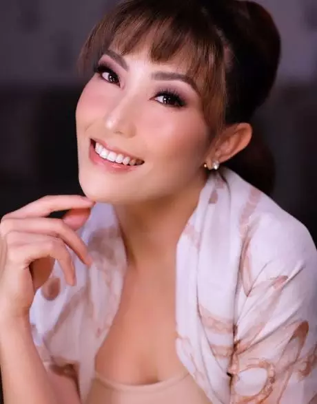 Potret seleb dengan hasil makeup Marlene Hariman © Instagram/@marlenehariman