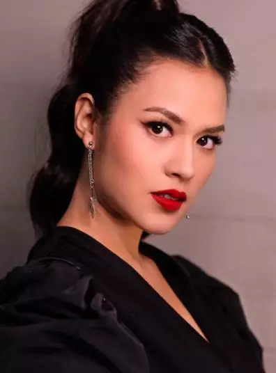 Potret seleb dengan hasil makeup Marlene Hariman © Instagram/@marlenehariman