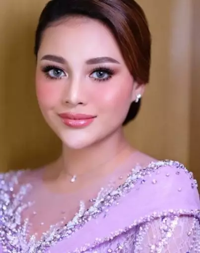 Potret seleb dengan hasil makeup Marlene Hariman © Instagram/@marlenehariman