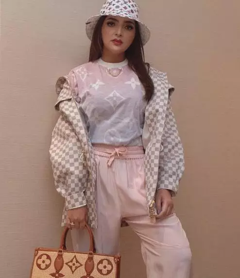 Potret Ashanty hadiri acara brand Louis Vuitton © berbagai sumber Potret Ashanty hadiri acara brand Louis Vuitton © berbagai sumber