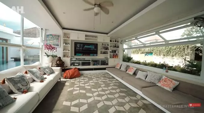 rumah crazy rich Bali groomsmen Atta © 2021 brilio.net