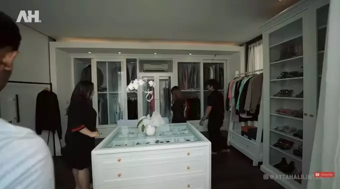 rumah crazy rich Bali groomsmen Atta © 2021 brilio.net