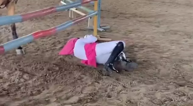 momen ria ricis saat berkuda © instagram