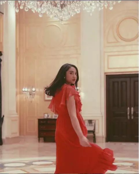 putri tanjung sebal jadi anak konglomerat © 2021 brilio.net