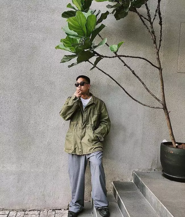 seleb ini berkelas dengan baju bekas © berbagai sumber seleb ini berkelas dengan baju bekas © berbagai sumber