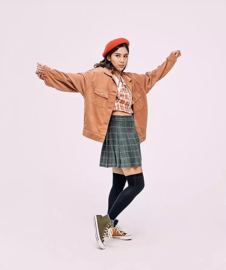 seleb ini berkelas dengan baju bekas © berbagai sumber seleb ini berkelas dengan baju bekas © berbagai sumber