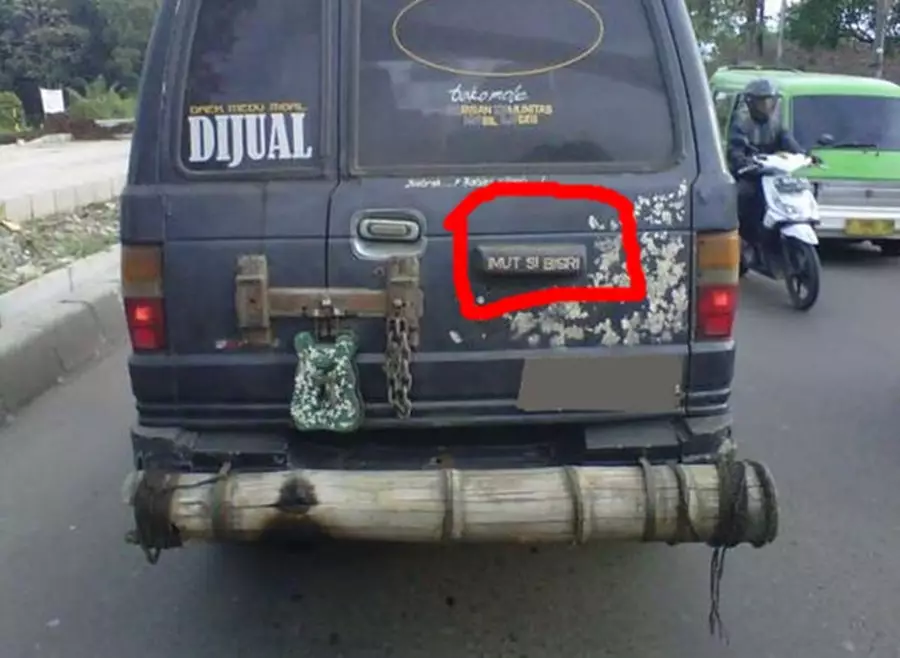 pelesetan merek kendaraan kocak © Berbagai Sumber