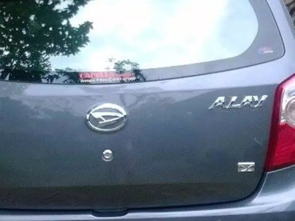 pelesetan merek kendaraan kocak © Berbagai Sumber