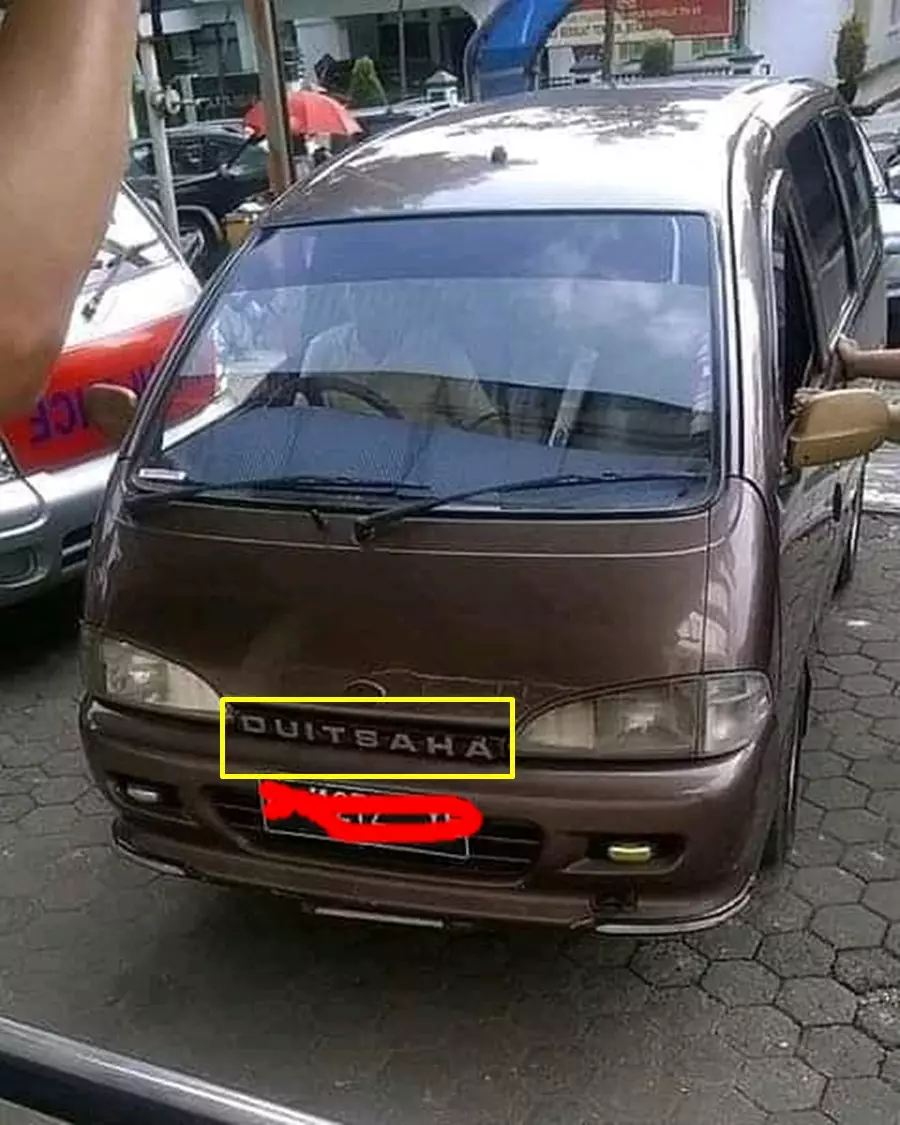 pelesetan merek kendaraan kocak © Berbagai Sumber