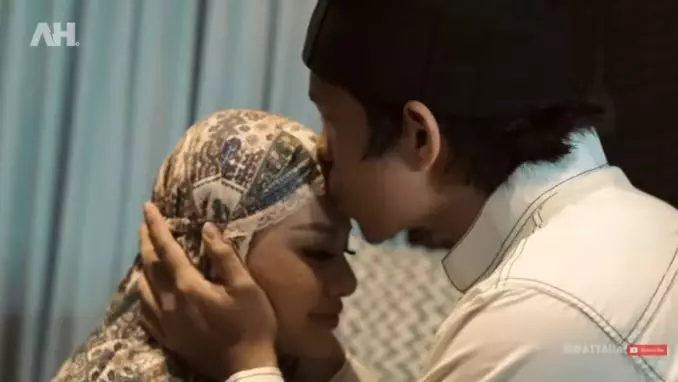 Atta & Aurel Hermansyah tarawih pertama © 2021 brilio.net Atta & Aurel Hermansyah tarawih pertama © 2021 brilio.net