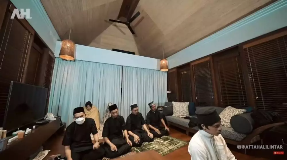 seleb tarawih pertama © 2021 brilio.net seleb tarawih pertama © 2021 brilio.net