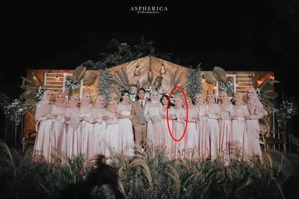 beda gaya kondangan sibad dan lesty © Instagram