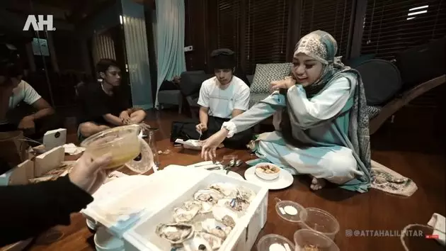 momen sahur pertama atta aurel Berbagai sumber