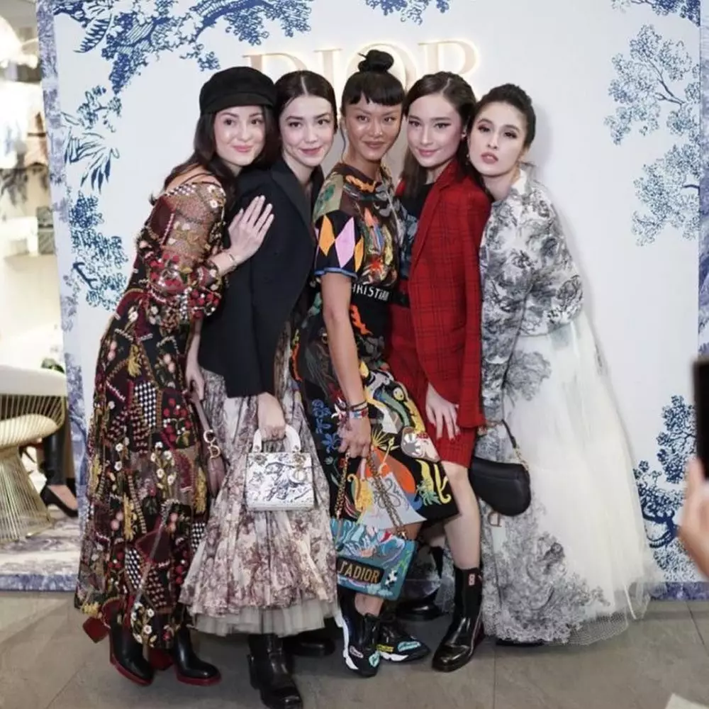 seleb di acara brand fashion dunia © 2021 brilio.net seleb di acara brand fashion dunia © 2021 brilio.net