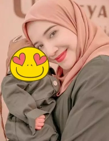 Seleb jalani puasa pertama sebagai ibu © berbagai sumber