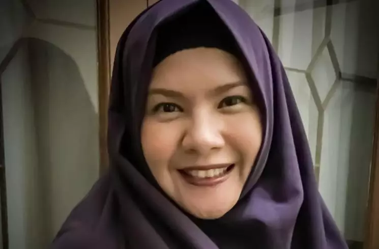 Seleb yang mantap menjadi mualaf dari berbagai sumber Seleb yang mantap menjadi mualaf dari berbagai sumber