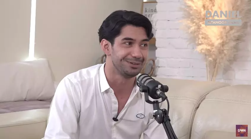 Seleb yang mantap menjadi mualaf dari berbagai sumber Seleb yang mantap menjadi mualaf dari berbagai sumber