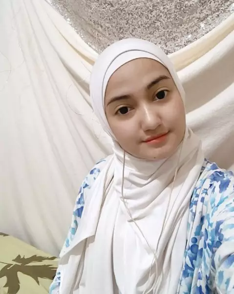 Seleb yang mantap menjadi mualaf dari berbagai sumber Seleb yang mantap menjadi mualaf dari berbagai sumber