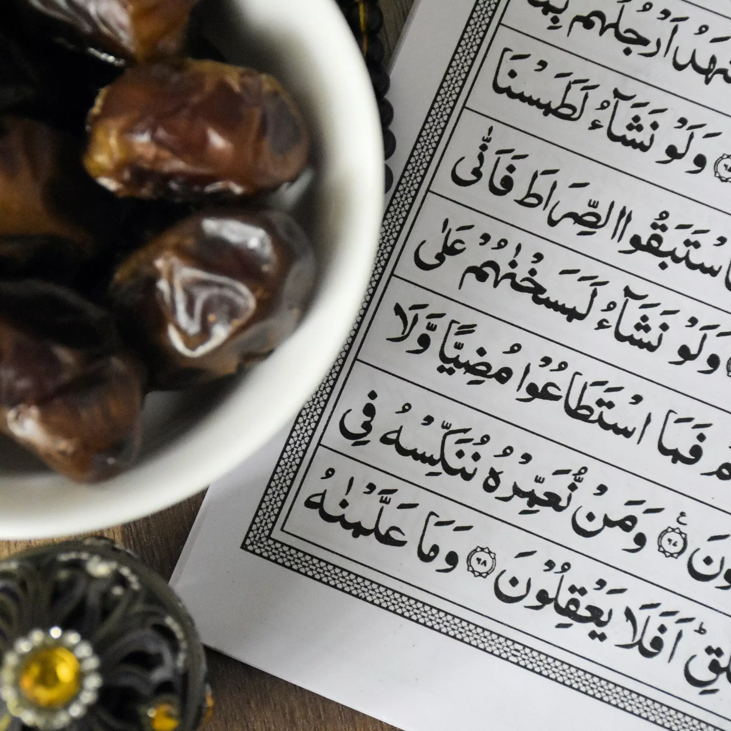 12 Keistimewaan bersedekah di bulan suci Ramadhan