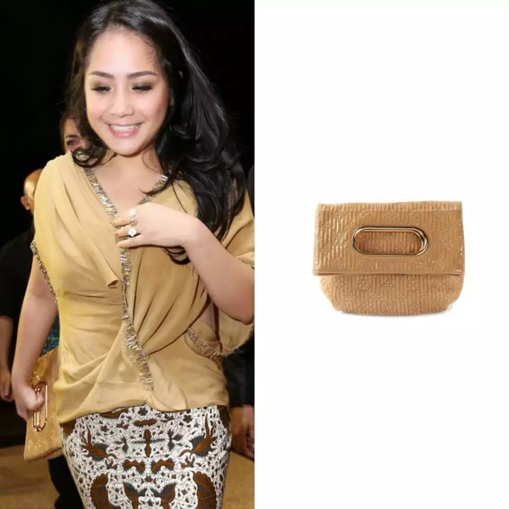 harga fashion kondangan Nagita © Instagram