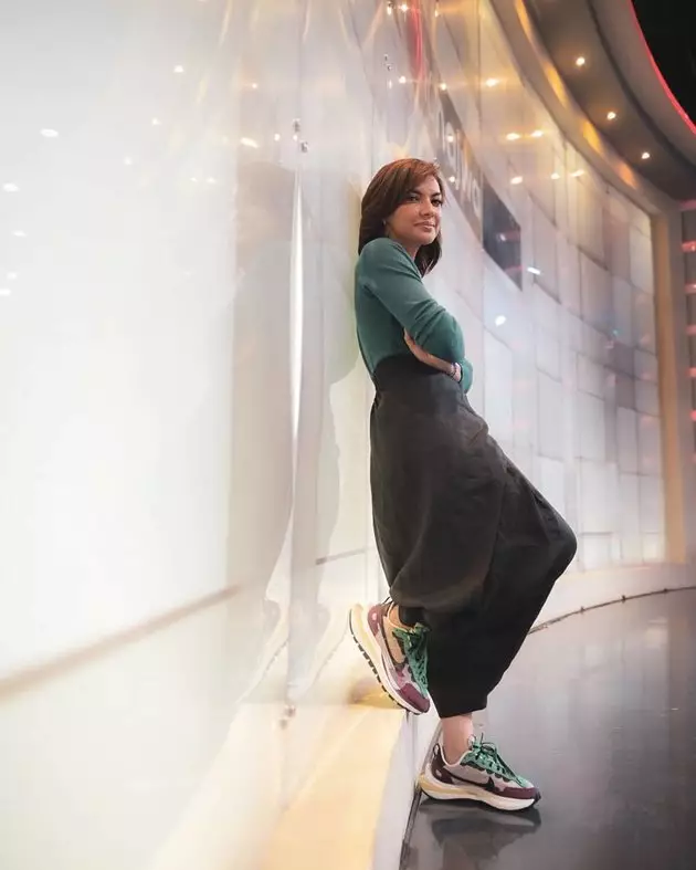 potret najwa shihab kenakan sneakers Instagram potret najwa shihab kenakan sneakers Instagram