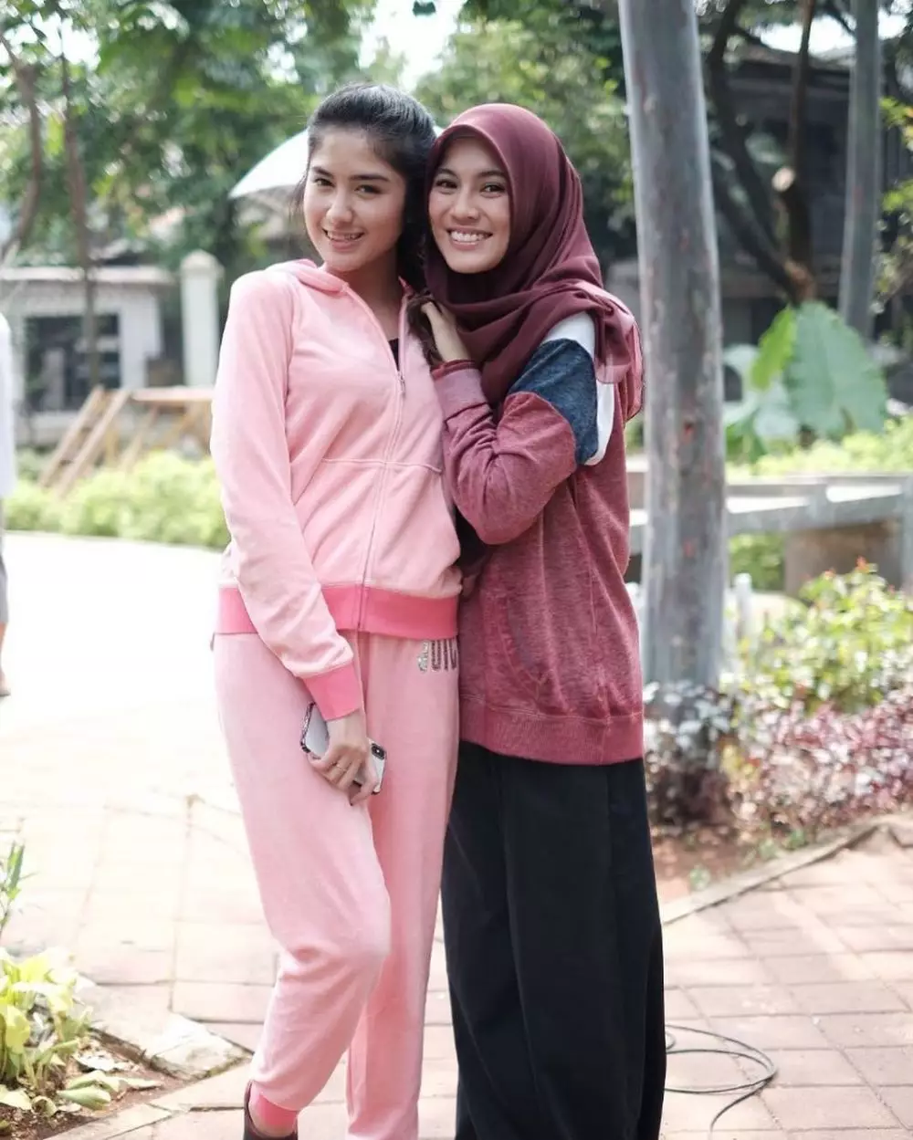 Pesona Ochi Rosdiana tanpa polesan makeup © 2021 brilio.net