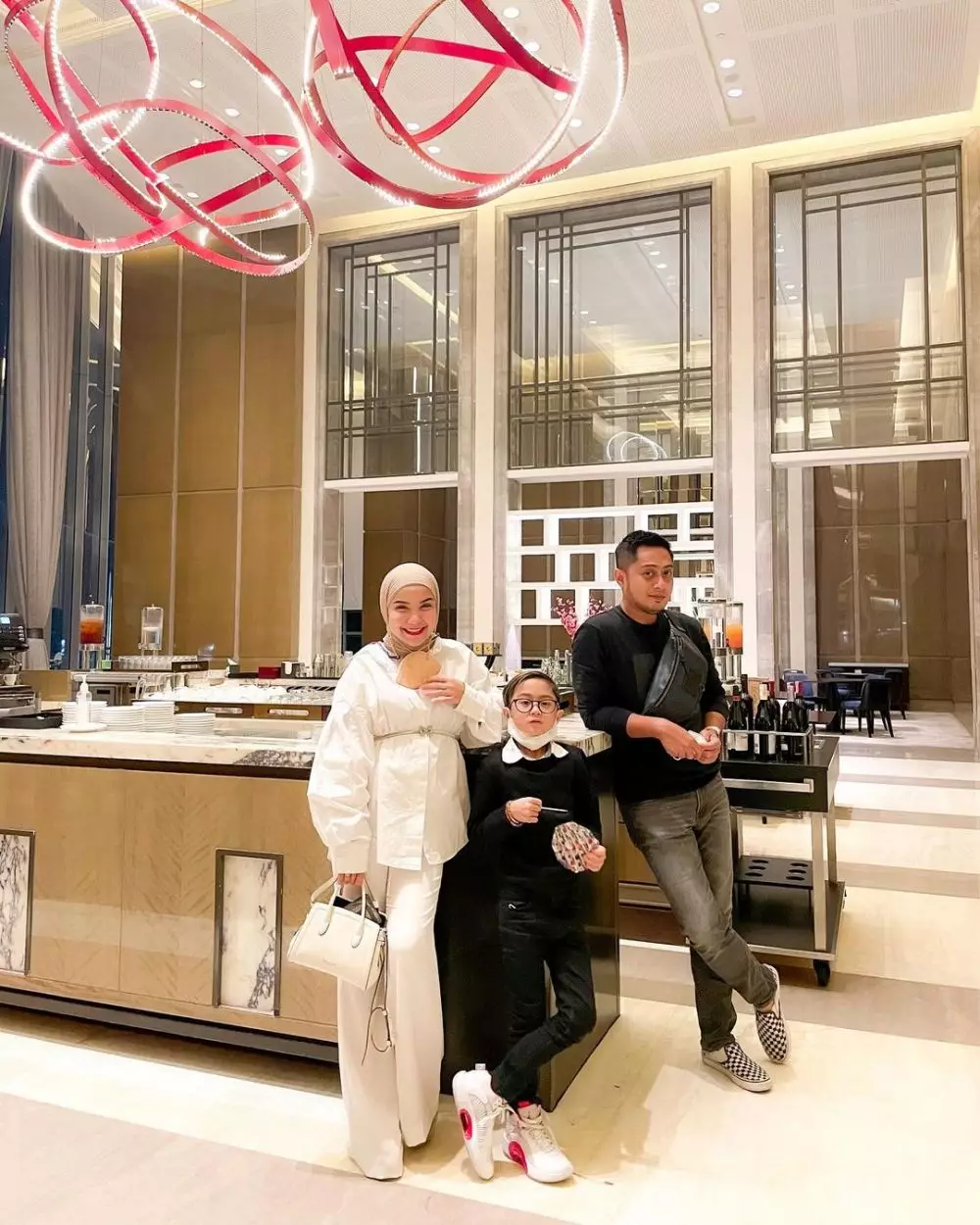 momen mesra Tasya Nurmedina dan Ferry Ardiansyah dari berbagai sumber momen mesra Tasya Nurmedina dan Ferry Ardiansyah dari berbagai sumber