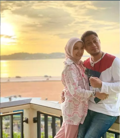 momen mesra Tasya Nurmedina dan Ferry Ardiansyah dari berbagai sumber momen mesra Tasya Nurmedina dan Ferry Ardiansyah dari berbagai sumber