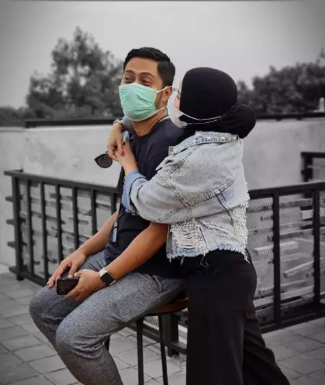 momen mesra Tasya Nurmedina dan Ferry Ardiansyah dari berbagai sumber momen mesra Tasya Nurmedina dan Ferry Ardiansyah dari berbagai sumber