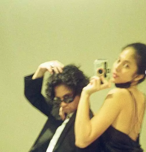 Potret mesra Bastian Steel dan Sitha Marino © berbagai sumber Potret mesra Bastian Steel dan Sitha Marino © berbagai sumber