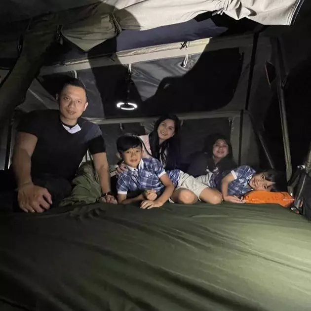 keluarga besar SBY liburan di hutan Instagram