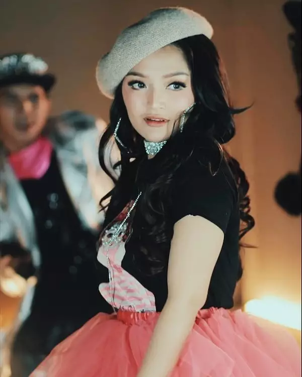 transformasi Siti Badriah di awal karier © 2021 brilio.net