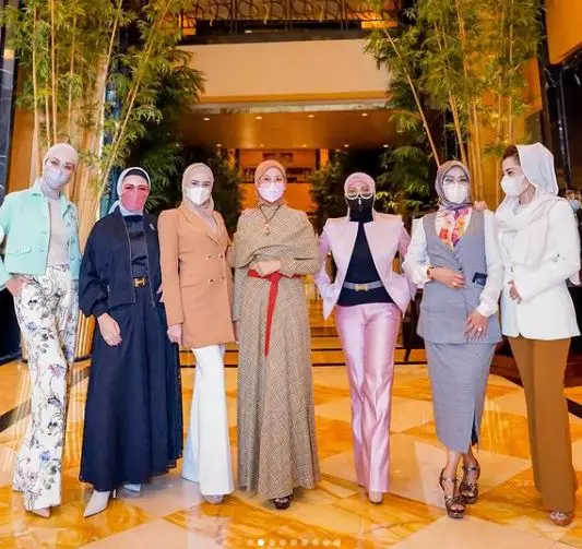 Potret Mulan Jameela dan teman anggota DPR © Instagram/@mulanjameela1