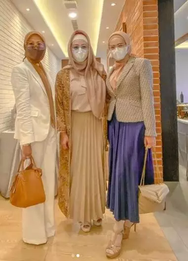 Potret Mulan Jameela dan teman anggota DPR © Instagram/@mulanjameela1