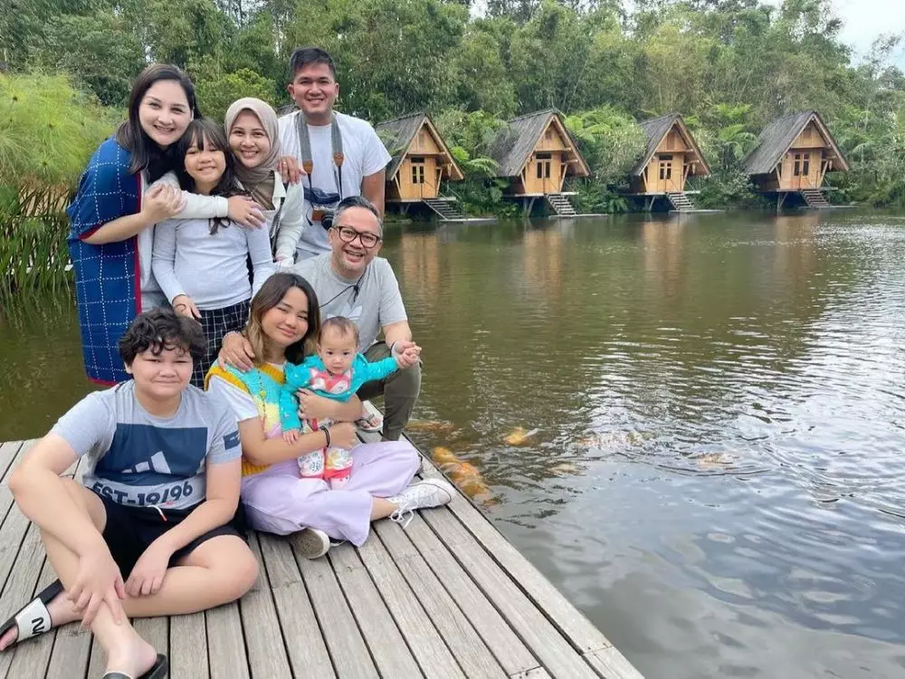 seleb staycation bareng keluarga dari berbagai sumber seleb staycation bareng keluarga dari berbagai sumber