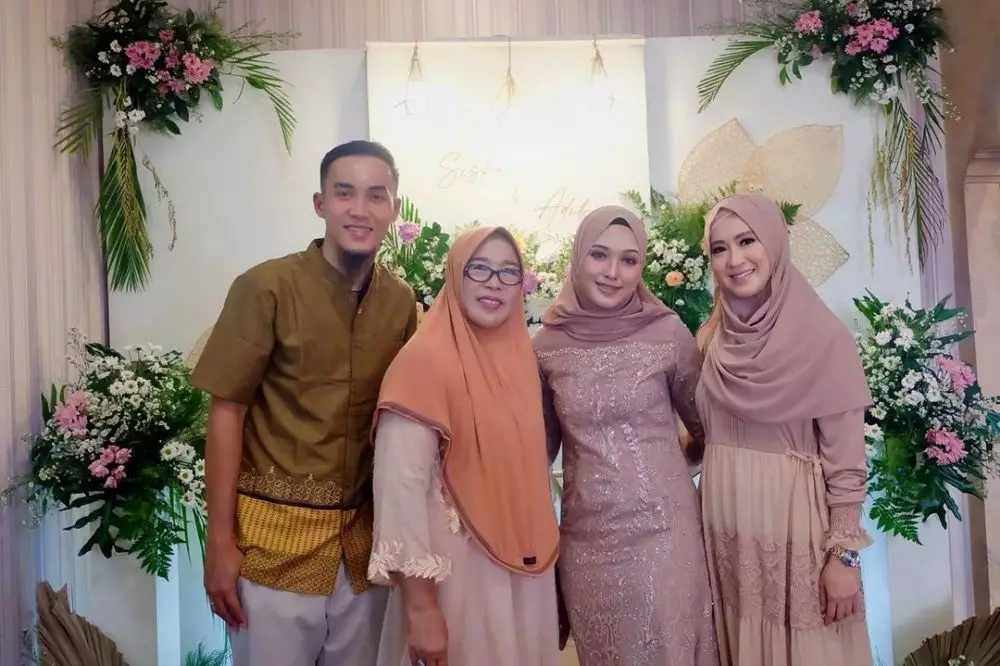 Okie dan adik ipar © Instagram